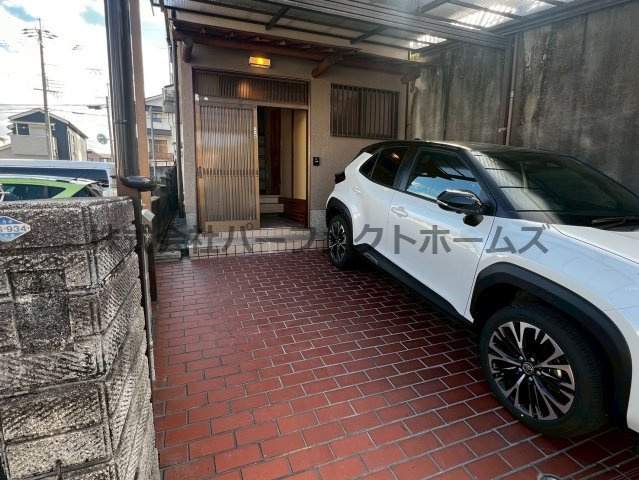 香里園町戸建　賃貸の駐車場|カースペースがあります