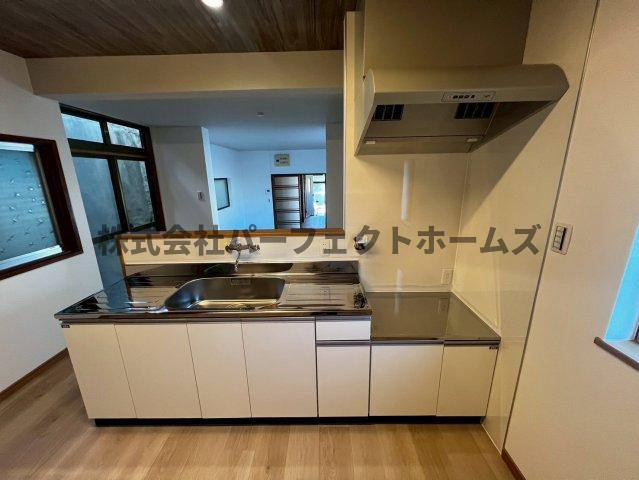 香里園町戸建　賃貸のキッチン|コンパクトなキッチンで掃除もラクラク