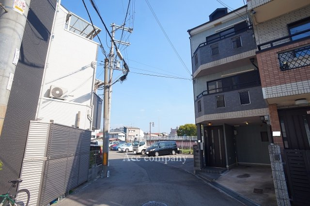 【前面道路含む現地写真】 | 生野区巽南5丁目 | 【北側前面道路：幅員約5.2ｍ☆】徒歩3分の場所にニトリモール（2026年3月）、5000坪の商業施設（2027年3月）オープン予定です♪