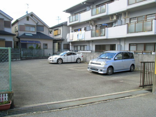 【駐車場】 | ロイヤルハイツＹ