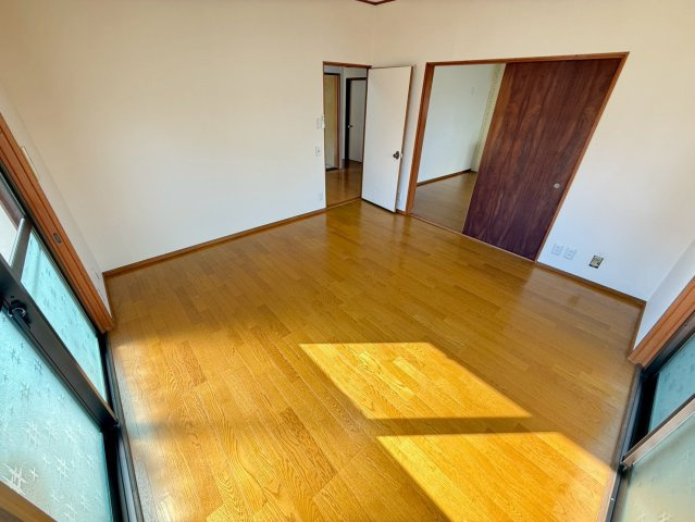 藤原台貸家の居間・リビング