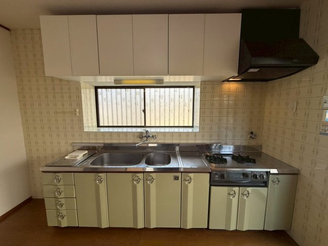 藤原台貸家のキッチン
