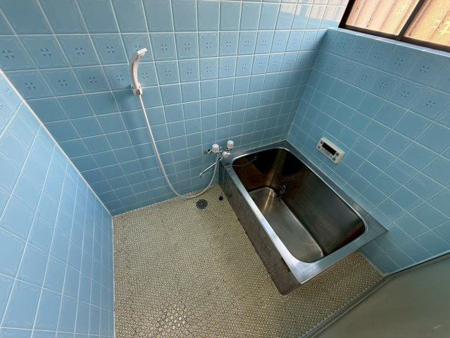 藤原台貸家の浴室