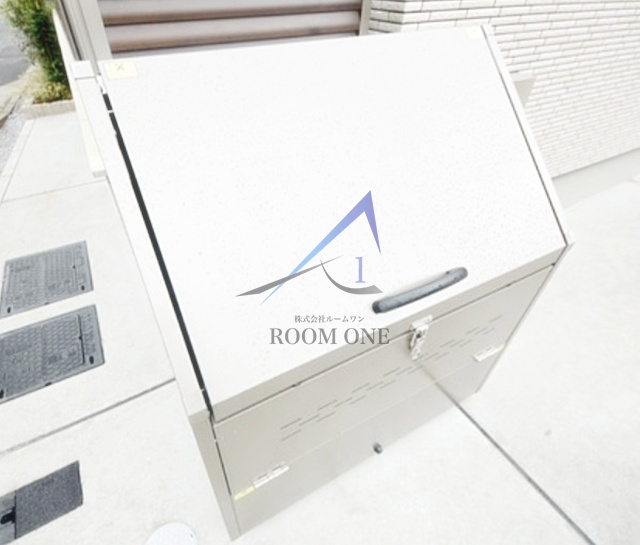 ボンジュール上北沢のその他共用部分|敷地内ごみ置き場です。