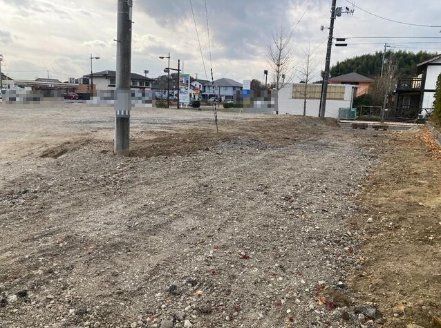 いわき市草木台３丁目　売地　4号棟の前面道路含む現地写真