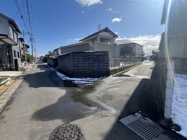 土地　若福町の前面道路含む現地写真