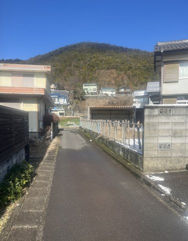 土地　若福町の前面道路含む現地写真