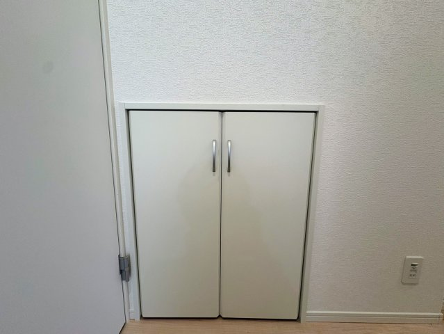 クレイドルガーデン糸満市喜屋武 第６・２号棟の収納|便利な階段下収納