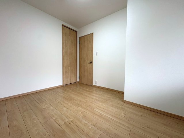 ◆リフォーム済みの美室◆広々専用庭＆テラス付き３LDK◆ディオ・フェルティ丹波橋右芳館の洋室|洋室