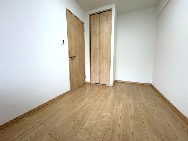 ◆リフォーム済みの美室◆広々専用庭＆テラス付き３LDK◆ディオ・フェルティ丹波橋右芳館の洋室|洋室