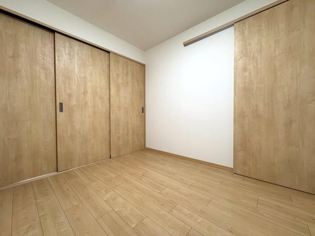 ◆リフォーム済みの美室◆広々専用庭＆テラス付き３LDK◆ディオ・フェルティ丹波橋右芳館の洋室|洋室