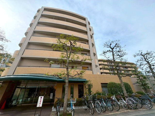 ◆リフォーム済みの美室◆広々専用庭＆テラス付き３LDK◆ディオ・フェルティ丹波橋右芳館の外観|外観