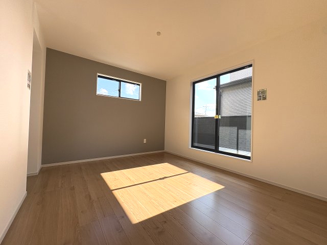 【寝室】 | 大野城市乙金3丁目3期　2号棟（全2棟）【仲介手数料無料・0円】 | 現地写真。2階主寝室です。