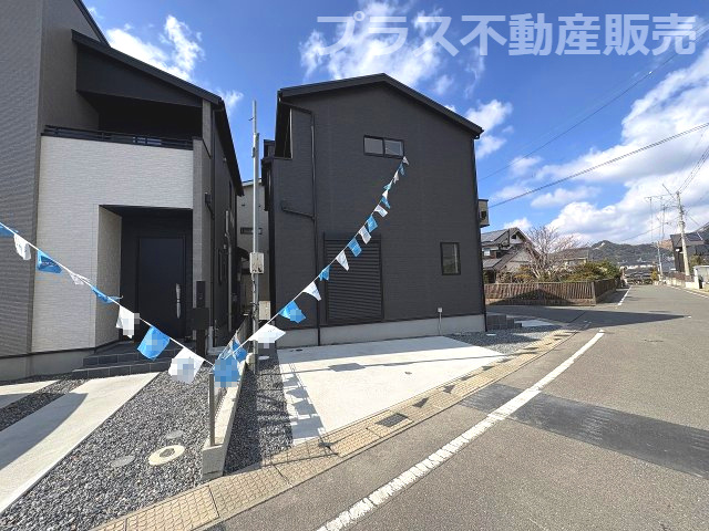 【玄関】 | 大野城市乙金3丁目3期　2号棟（全2棟）【仲介手数料無料・0円】 | 現地写真。