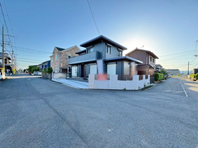 守山市金森町　中古戸建ての前面道路含む現地写真