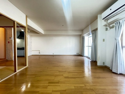 【居間・リビング】 | 緑地公園パークハイツ