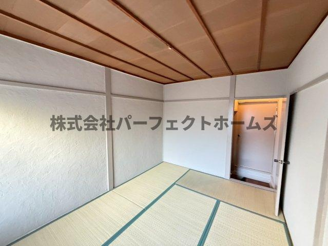 田口1丁目テラスハウスの和室|畳の上でゆっくりとくつろげる和室です