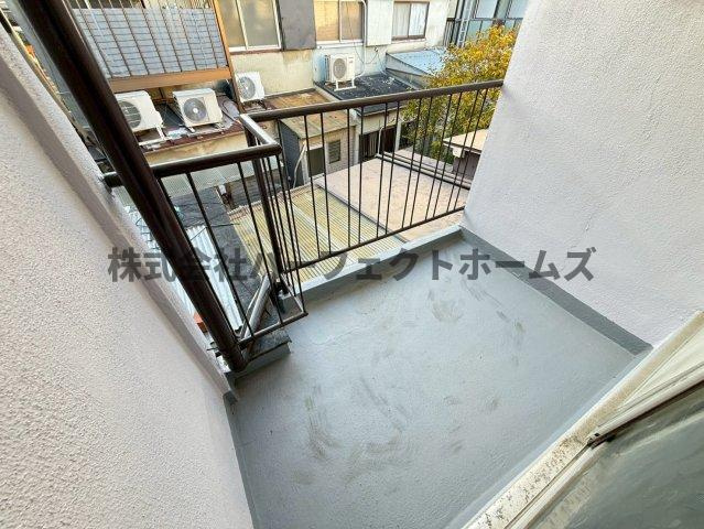 田口1丁目テラスハウスのバルコニー|開放的で明るい空間を演出してくれるバルコニーです