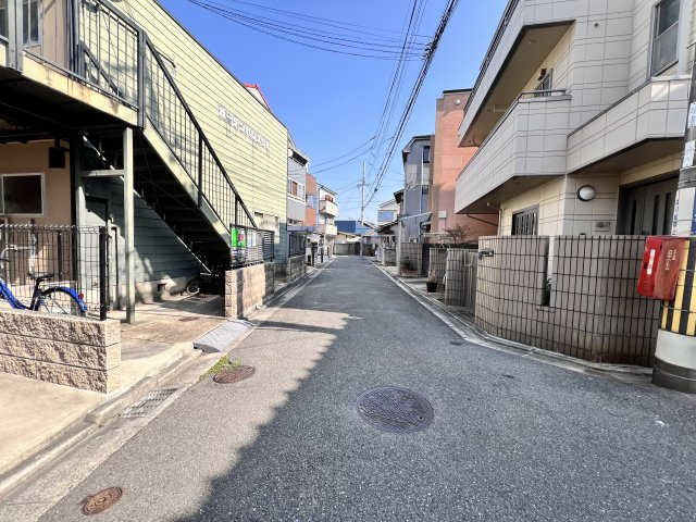 大東市諸福2丁目戸建の前面道路含む現地写真