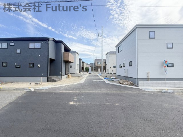 三郷市彦糸1丁目　新築戸建　全6棟　5号棟の前面道路含む現地写真|前面道路含む現地写真です。