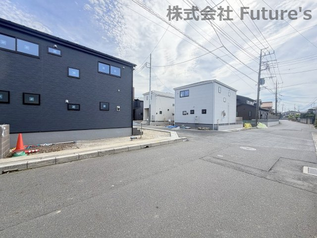 三郷市彦糸1丁目　新築戸建　全6棟　5号棟の前面道路含む現地写真|前面道路含む現地写真です。