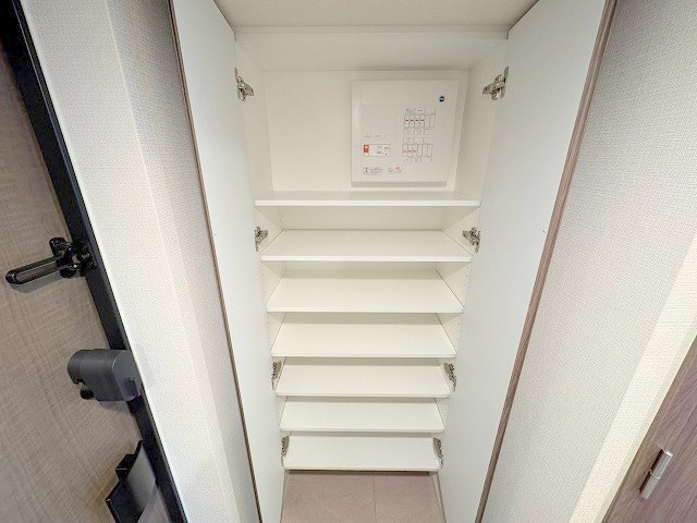 コンフォリア新大阪宮原Qの収納