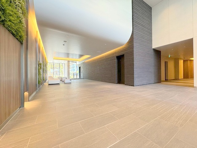 コンフォリア新大阪宮原Qのロビー