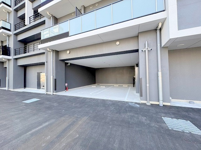 コンフォリア新大阪宮原Qの駐車場