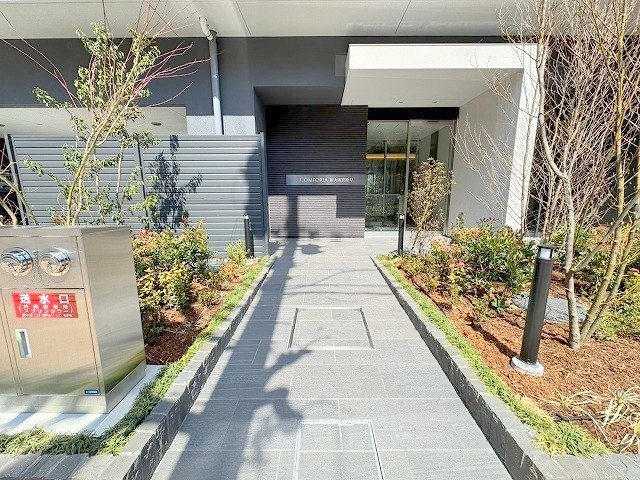 コンフォリア新大阪宮原Qのエントランス