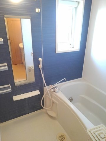 メゾン　アクティブ　Ｂの浴室|コンパクトで使いやすいお風呂です