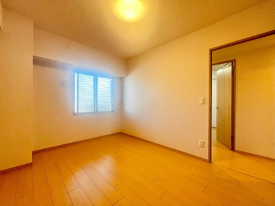 【洋室】 | ヴューイスト泉ヶ丘