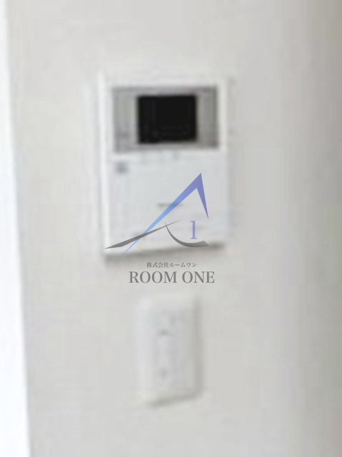 第一協友館マンションのセキュリティ|モニター付きインターホンです。