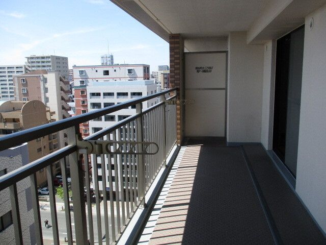 福岡市東区筥松２丁目の賃貸マンションのバルコニー