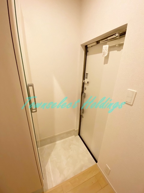 平塚市高浜台のアパートの玄関