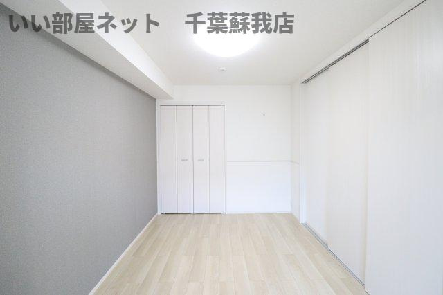カエラ・シェリの寝室|開放的な寝室です