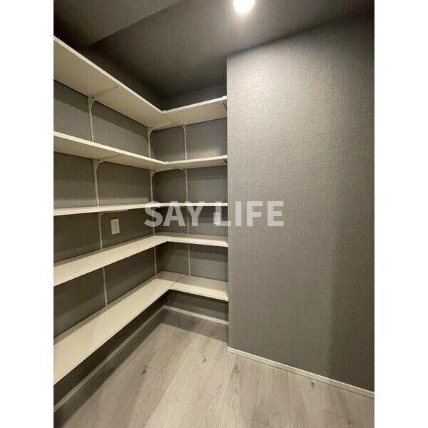 コンフォリア・リヴ谷町四丁目の玄関