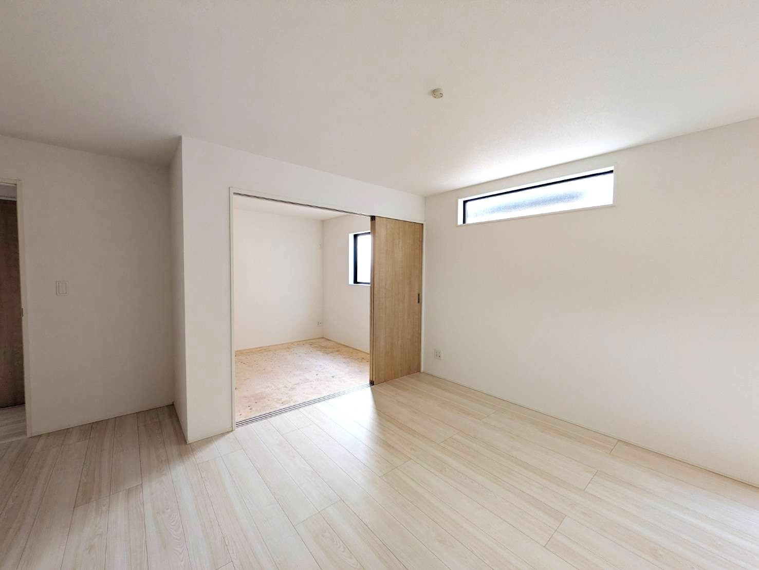 岡山市南区藤田7期②号棟グラファーレの居間・リビング|◆別角度からのLDKの様子です。