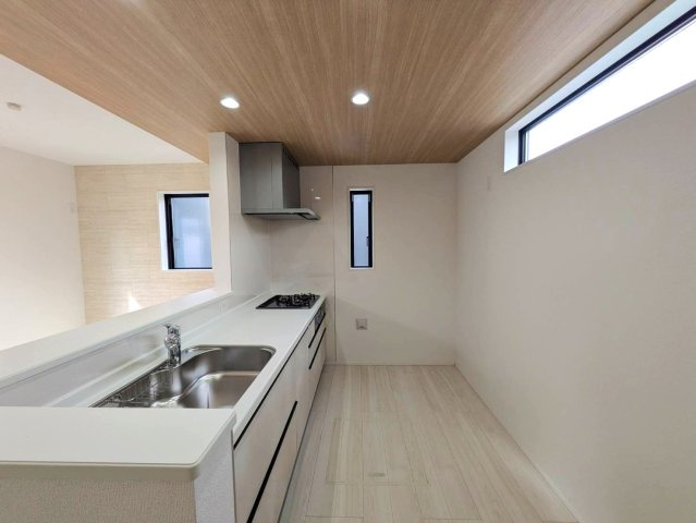 岡山市南区藤田7期②号棟グラファーレのキッチン|◆キッチン内の様子です。