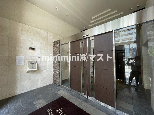 プレサンス難波元町のロビー
