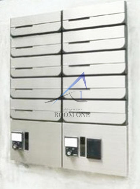 コモドスタイル大塚のその他共用部分|集合ポストと宅配ボックスです。