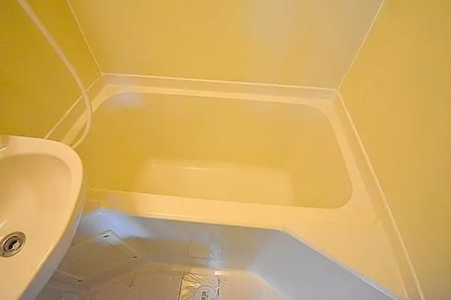 大阪市東淀川区の1棟売りマンションの浴室