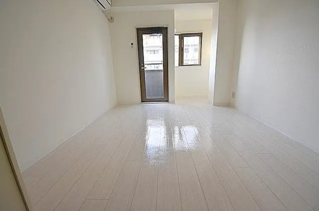 大阪市東淀川区の1棟売りマンションの洋室