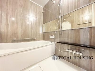 【駐輪場】 | ラポール南郷の杜一号館 | 屋内駐輪場なので、雨風の影響を受けず、自転車を直射日光から守ることができます。