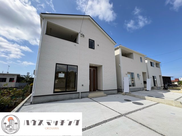 クレイドルガーデン糸満市喜屋武 第６・３号棟の外観|並列３台駐車可能スペース付き！お気軽にお問い合わせください♪