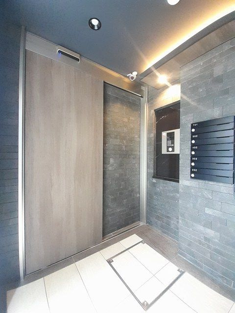 ファヴール本郷のエントランス