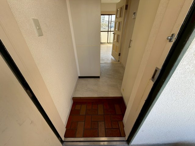 ダイヤマンションの玄関