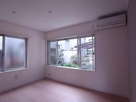 フレスコ志茂駅前の居間・リビング