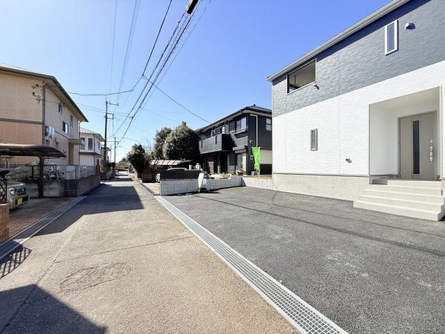 つくば市若葉第11　新築戸建の前面道路含む現地写真|実際に現地で周辺環境や街並み、近隣のスーパーや通学路の安全性、病院、公園・・・など生活のイメージをご確認ください！