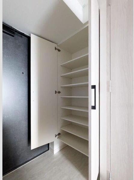 S-RESIDENCE堺湊駅前azureの玄関