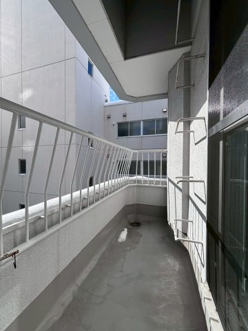 マンション大通のバルコニー